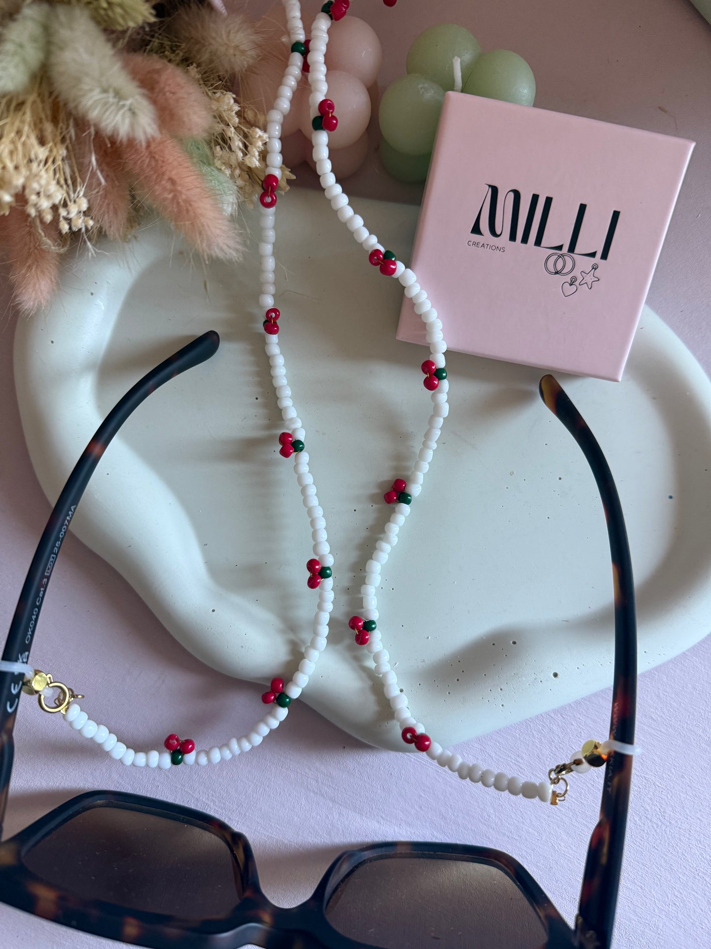 Chaine de lunettes cerise