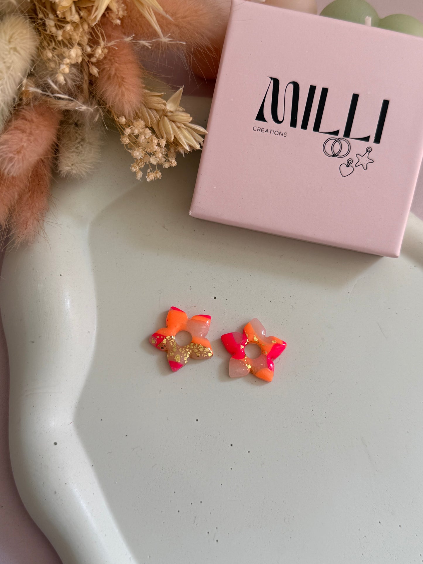 Charms Martha translucide rose fluo