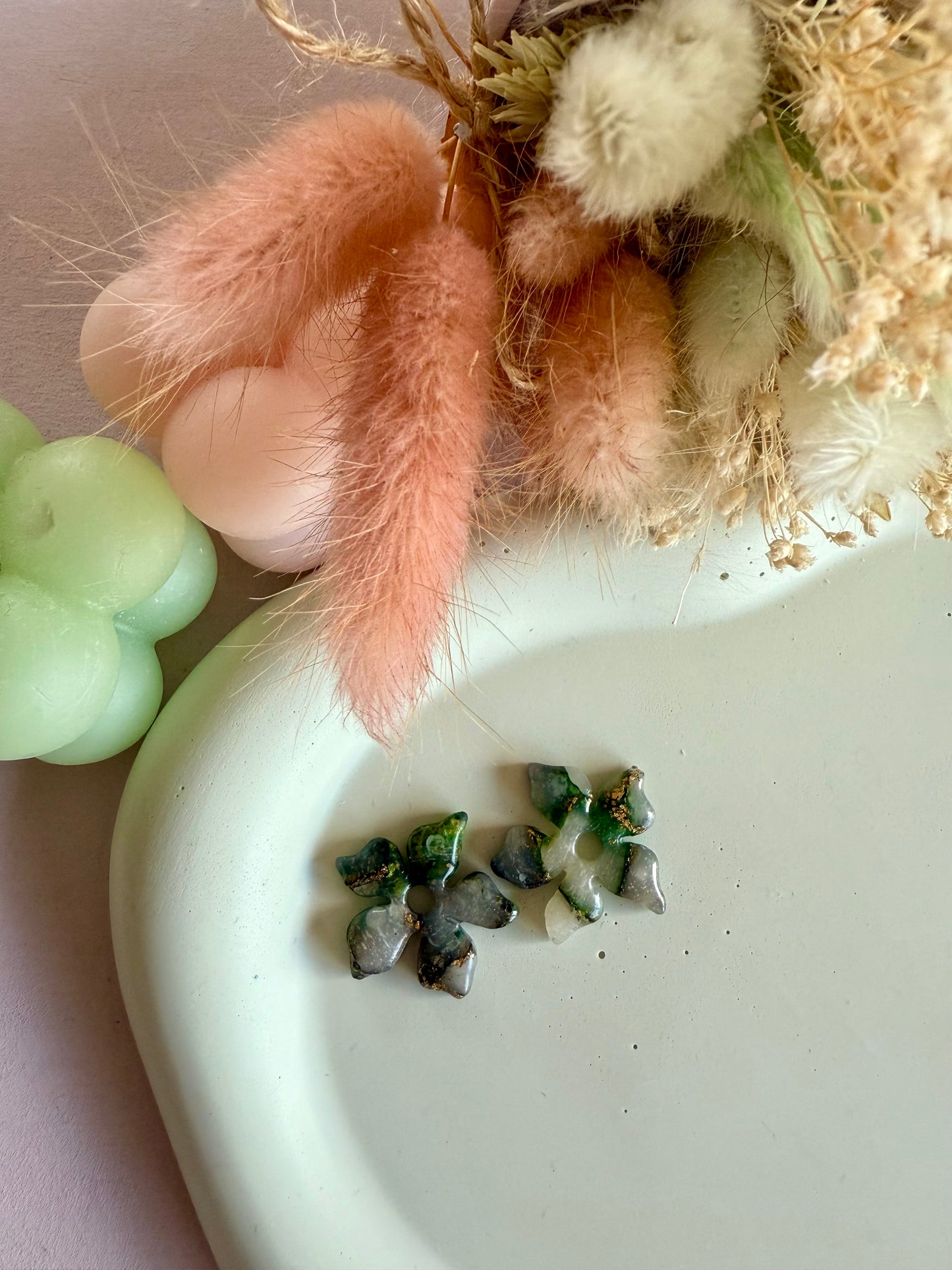 Charms Sora marbré vert or